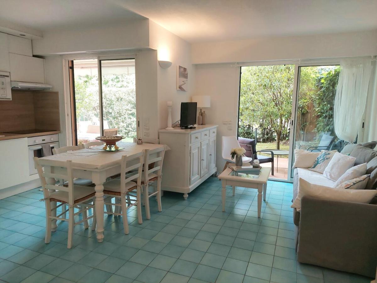 Plage La Salis 3 Chambres, Jardin - 3 Bedrooms Antibes Exterior photo